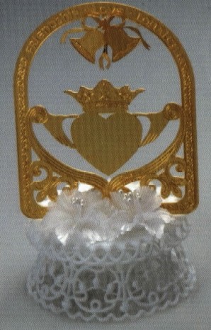 Claddagh Cake Topper 3800US A lovely gold Claddagh with wedding bells tops